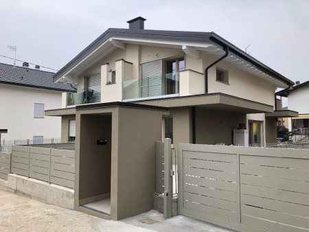 NUOVA REALIZZAZIONE FABBRICATO BIFAMILIARE SITO IN VILLA D'ALME' (BG)